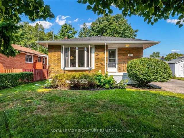 House For Sale in Whitby, Ontario