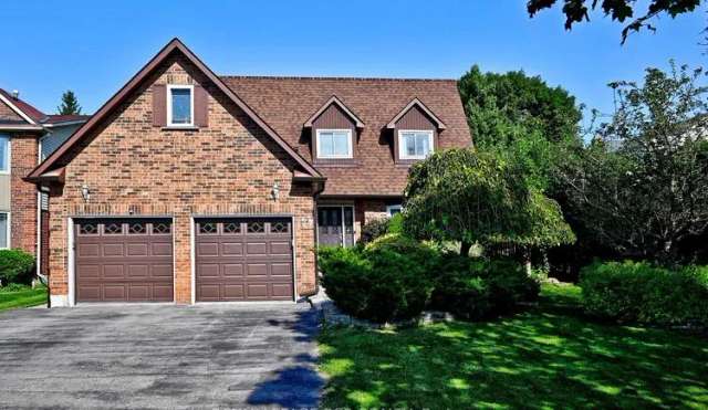 House For Sale in Aurora, Ontario