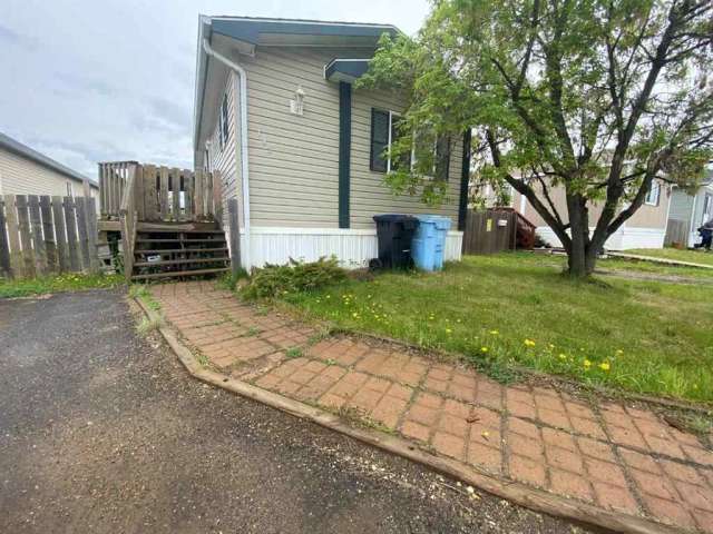 House For Sale in Fort McMurray, Alberta