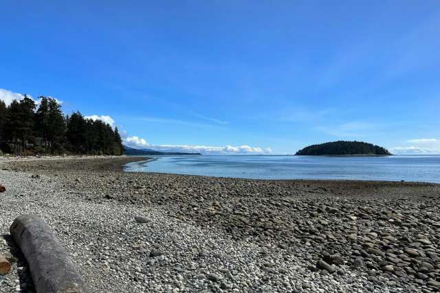 A $1,198,000.00 Townhouse with 3 bedrooms in Sechelt District, Sunshine Coast