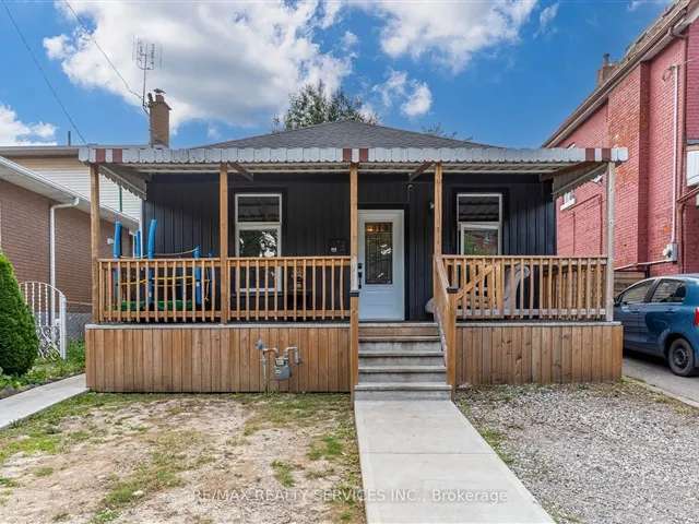 House For Sale in Hamilton, Ontario