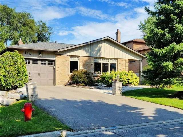 House For Sale in Aurora, Ontario