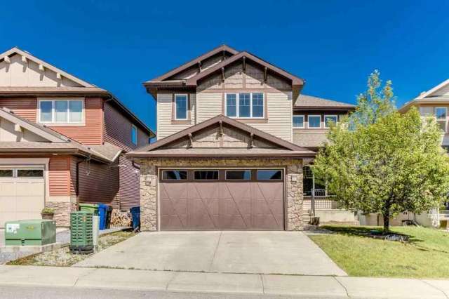 House For Sale in Calgary, Alberta