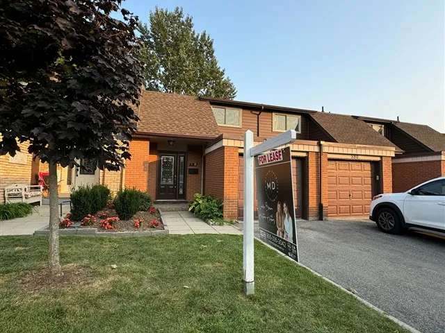 Townhouse For Rent in Burlington, Ontario