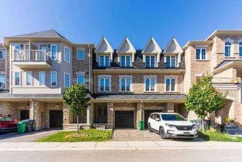 Townhouse For Sale in Brampton, Ontario