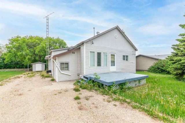 House For Sale in Assiniboia, Saskatchewan