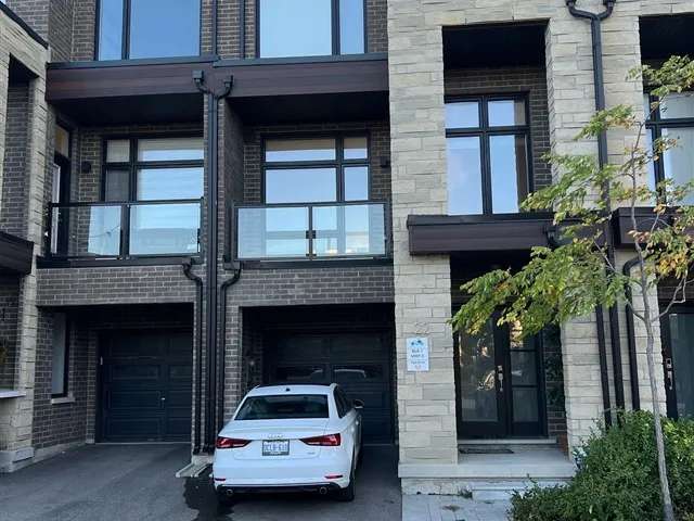 Townhouse For Rent in Vaughan, Ontario