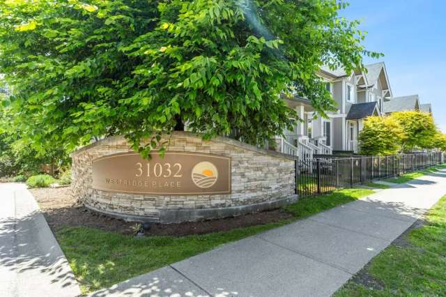 Townhouse For Sale in Abbotsford, British Columbia