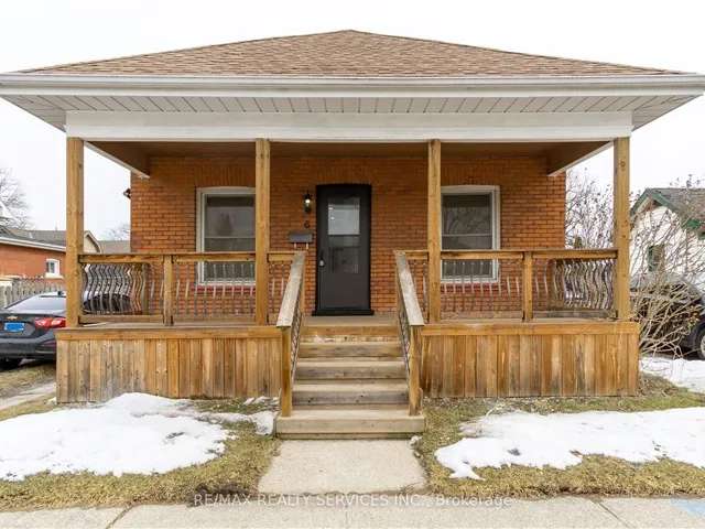 House For Sale in Brantford, Ontario