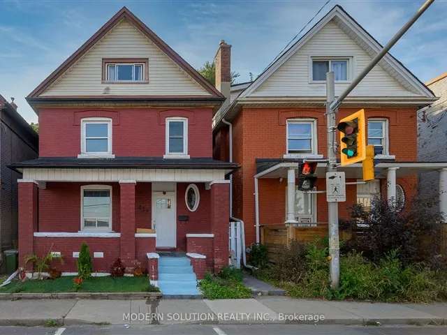 House For Sale in Hamilton, Ontario