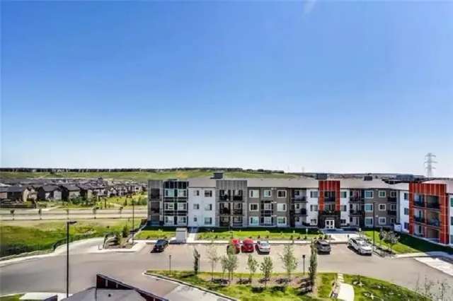 TOP FLOOR CONDO - 8 Sage Hill Tc, Calgary AB