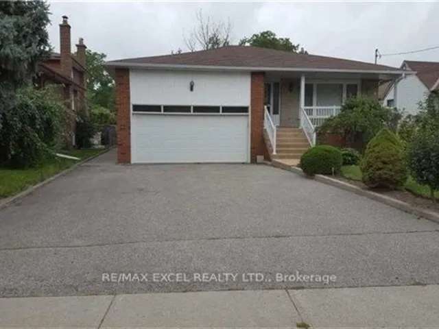 House For Sale in Richmond Hill, Ontario