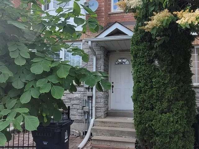 Townhouse For Rent in Toronto, Ontario