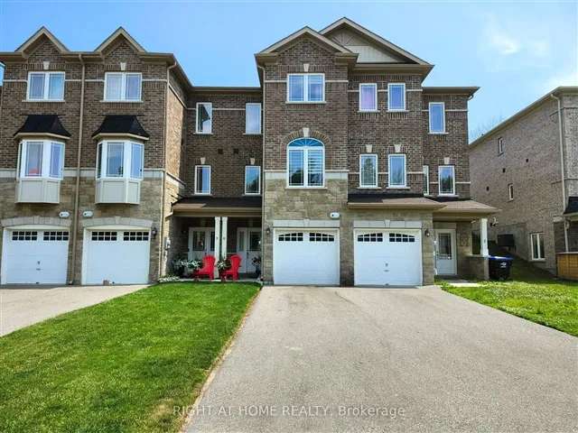 Townhouse For Sale in Essa, Ontario