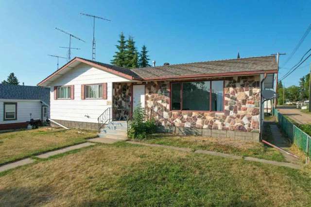 House For Sale in Pincher Creek, Alberta