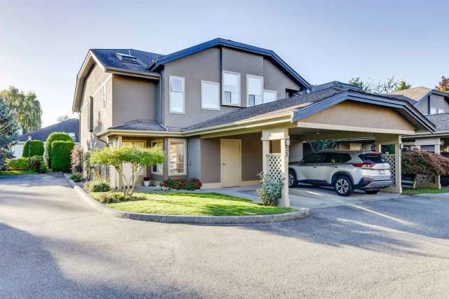 Townhouse For Sale in Richmond, British Columbia