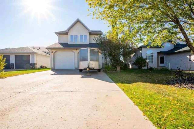 House For Sale in Grande Prairie, Alberta