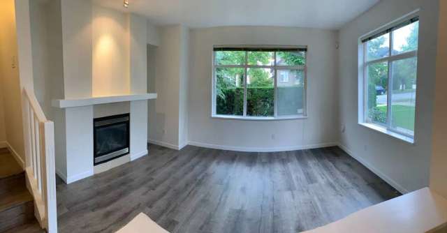 Townhouse For Rent in Burnaby, British Columbia