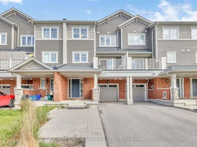 Townhouse For Sale in Oshawa, Ontario