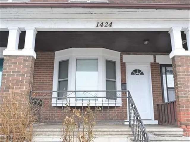 Townhouse For Sale in Windsor, Ontario