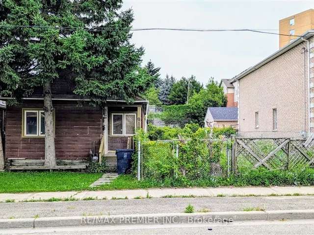 House For Sale in Toronto, Ontario