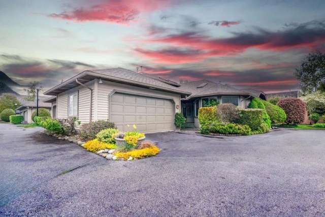 Townhouse For Sale in Delta, British Columbia