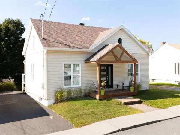 Two or more storey for sale (Centre-du-Québec) #QW623