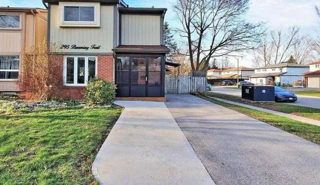 House For Sale in Barrie, Ontario