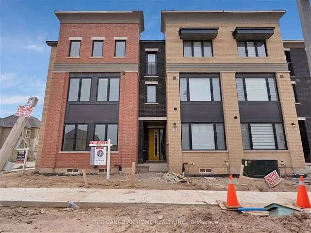 Townhouse For Rent in Oakville, Ontario