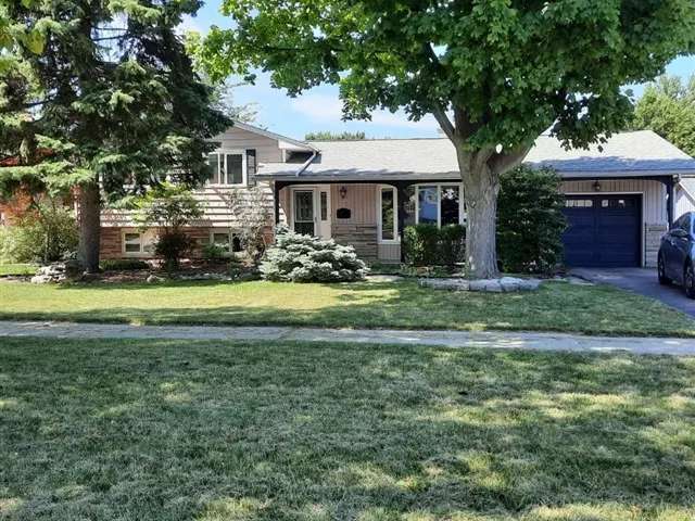 House For Sale in Sarnia, Ontario