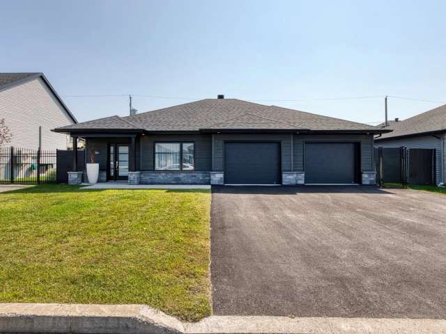 Bungalow For Sale in Lavaltrie, Quebec