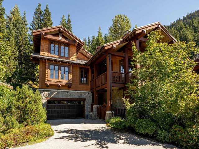 A $4,295,000.00 1/2 Duplex with 3 bedrooms in Nordic, Whistler