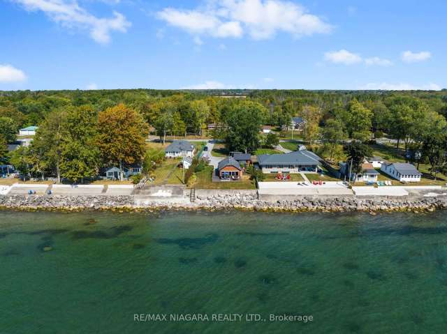 House For Sale in Pointe-Claire, Quebec