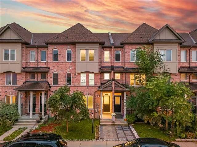 Townhouse For Sale in Toronto, Ontario