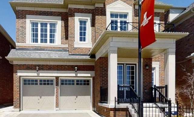 House For Sale in Richmond Hill, Ontario