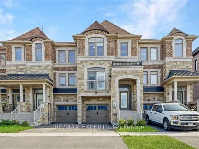 Townhouse For Rent in Vaughan, Ontario