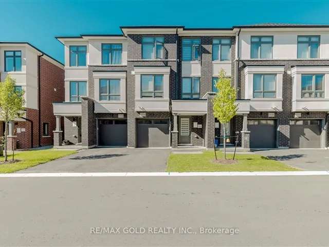 Townhouse For Sale in Oshawa, Ontario