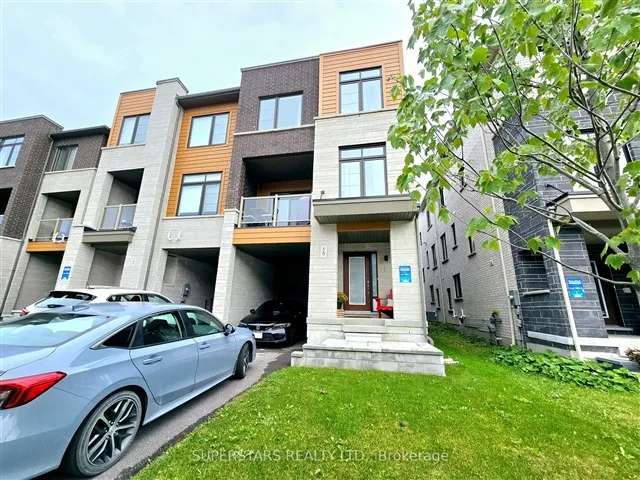 Townhouse For Rent in Newmarket, Ontario