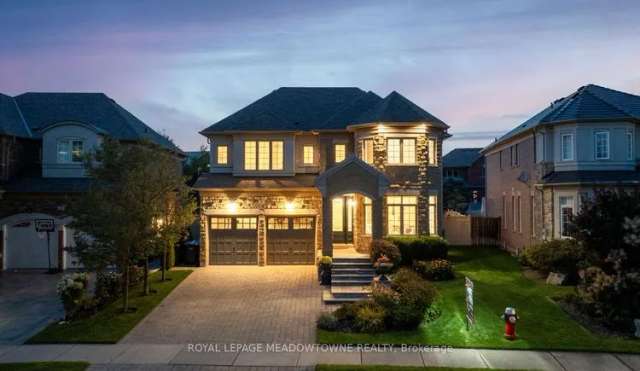 House For Sale in Brampton, Ontario