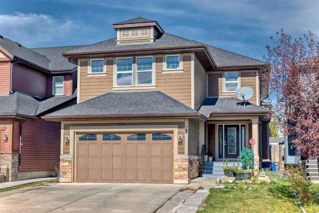 House For Sale in Calgary, Alberta