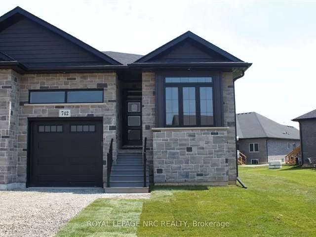 Townhouse For Sale in Port Colborne, Ontario