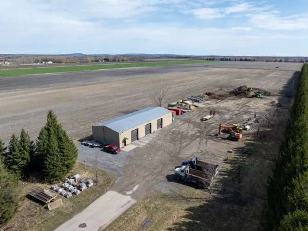 Commercial building and land for sale (Montérégie) #QP213