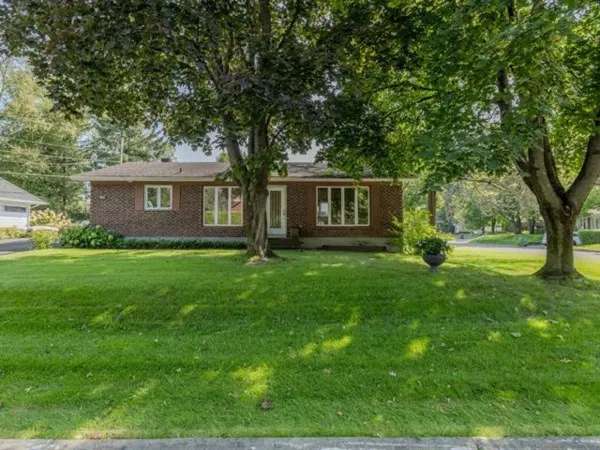 Bungalow for sale (Quebec North Shore) #QW935