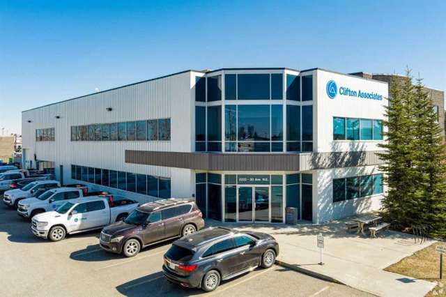 Office For Sale in Salmon Arm, British Columbia