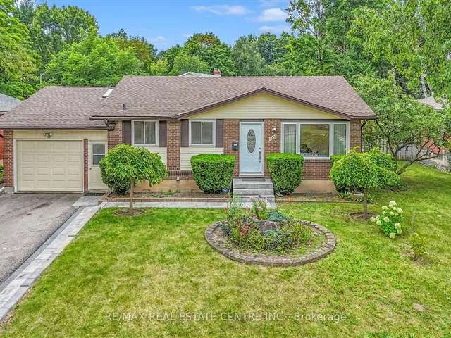 House For Sale in Waterloo, Ontario