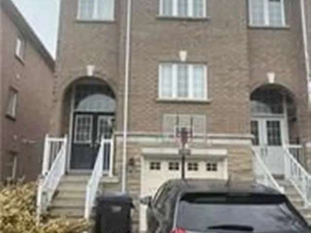 Townhouse For Rent in Mississauga, Ontario