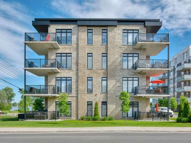 Apartment For Sale in Mont-Tremblant, Quebec