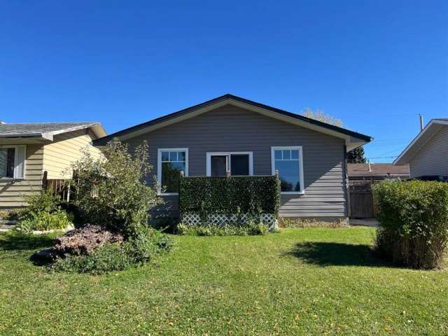 House For Sale in Calgary, Alberta