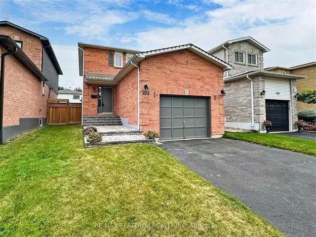 House For Sale in Oshawa, Ontario