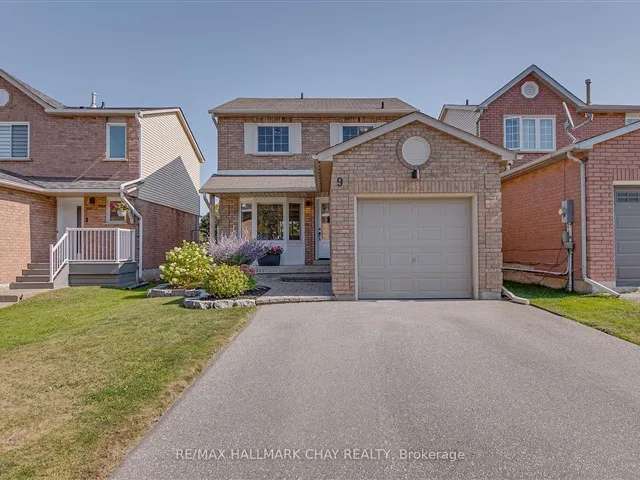 House For Sale in Barrie, Ontario